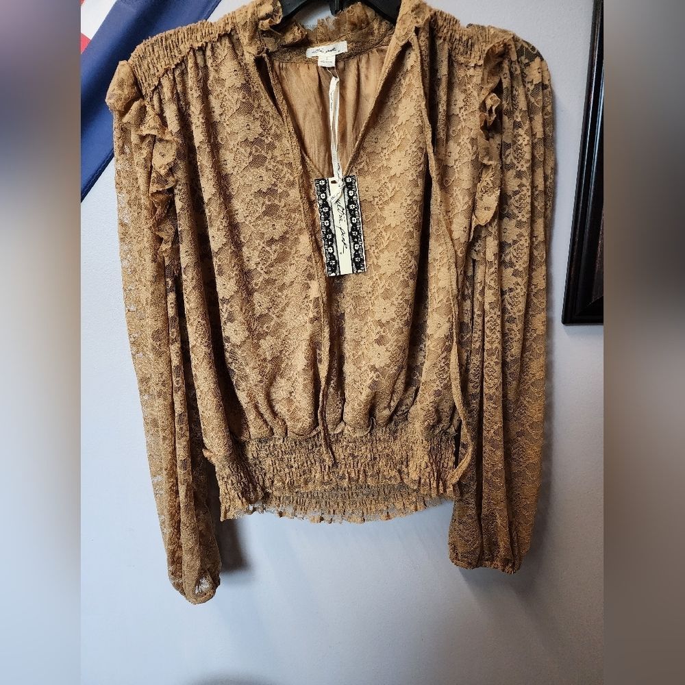 Nwt SMALL Lace Ultra Pink Top